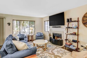TV, fireplace, DVD player, offices - Ground Floor Villa, Short Walk to Shared Pool & Beach W/ Fast WiFi & Large Deck (Hilton Head)
