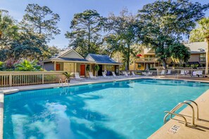 Pool - Ground Floor Villa, Short Walk to Shared Pool & Beach W/ Fast WiFi & Large Deck (Hilton Head)