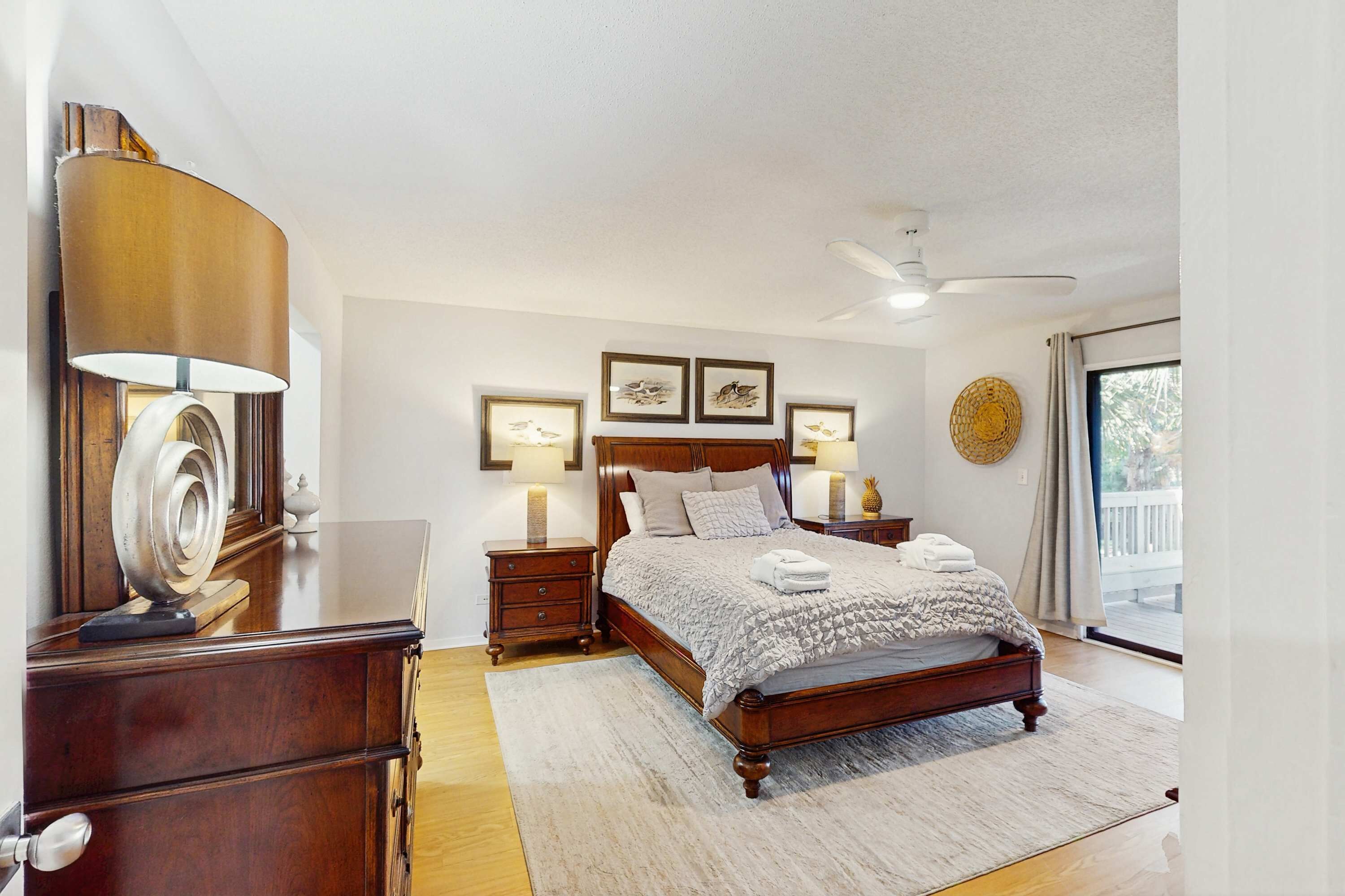Dog Friendly Home Near Golf & Beach With Shared Pool, Gated Back Deck, & Fast Wifi - Hilton Head Island