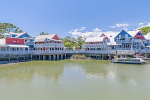 Exterior - Coastal charmer with cove-front balcony & trolley - walk to beach (Hilton Head)