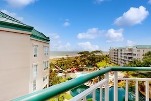 Property grounds - Island getaway by the ocean w/ balcony view & shared pool - beach access (Hilton Head)