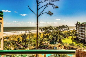 Property grounds - Island getaway by the ocean w/ balcony view & shared pool - beach access (Hilton Head)