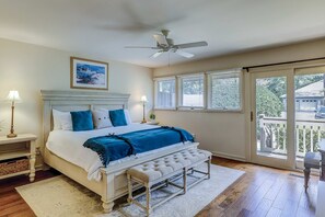 Desk, iron/ironing board, WiFi, bed sheets - Charming 3 bedroom 3 1/2 bath home in beautiful Sea Pines. (Hilton Head)