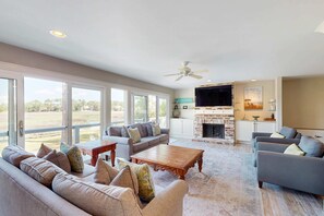 TV, DVD player, offices - Unbeatable views from private pool with pool spa - near shopping & beaches (Hilton Head)