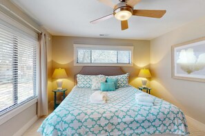 Iron/ironing board, WiFi, bed sheets - Unbeatable views from private pool with pool spa - near shopping & beaches (Hilton Head)