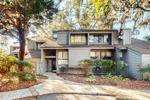 Exterior - Beautiful Home On George Fazio Golf Course Close to the Beach (Hilton Head)