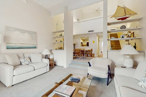 Marsh view Harbour Town condo with shared pool,  close to shops & restaurants
