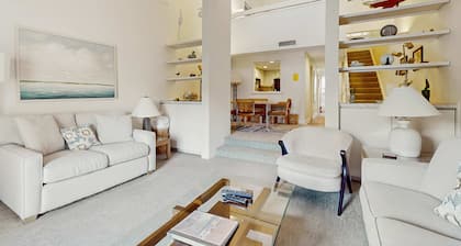 Marsh view Harbour Town condo with shared pool, close to shops & restaurants
