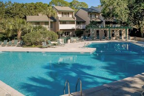 Pool - Marsh-view Harbour Town condo w/ shared pool - close to shops & restaurants (Hilton Head)