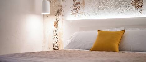 Cots/infant beds, free WiFi, bed sheets