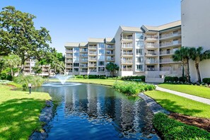 Exterior - Island condo w/ beach access and balcony view - close to golf (Hilton Head)