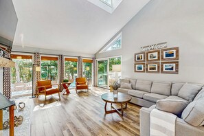 TV, DVD player, offices - Fully Renovated Sea Pines Home w/ Private Pool Six Rows from the Water - Dogs OK (Hilton Head)