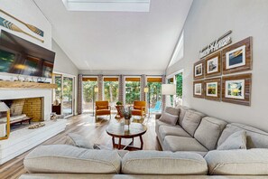 TV, DVD player, offices - Fully Renovated Sea Pines Home w/ Private Pool Six Rows from the Water - Dogs OK (Hilton Head)