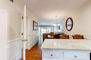 Interior - Relaxing condo with golf course views, private deck, and easy beach access (Hilton Head)