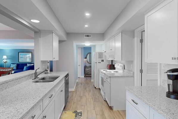 Fridge, microwave, oven, stovetop - Palmetto Dunes Condo with Golf Course Views, Pool & Tennis Access (Hilton Head)