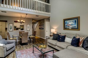 TV, offices - Bright and inviting condo w/ shared pools & tennis courts - near the beach (Hilton Head)