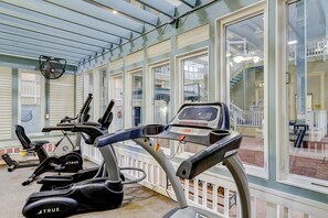 Fitness facility - Charming Coastal Villa w/ Pools, Hot Tub, Gym & Private Beach Access (Hilton Head)