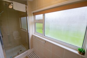 Bathroom - 5 Ash View Parkdean Resorts Camber Sands (Camber)