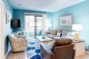 TV, offices - Updated, ground-floor island condo with pools, hot tub & tennis - steps to sand (Hilton Head)