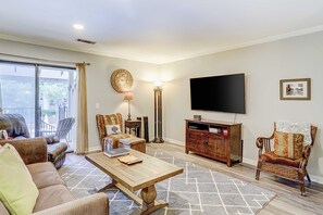TV, DVD player, offices - Well-appointed home with path to the beach, pool, private washer/dryer & AC (Hilton Head)