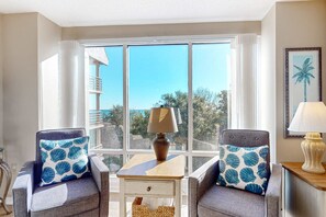 TV - Ocean view condo with 2 balconies, new pool complex, hot tub & sauna (Hilton Head)