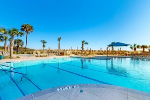 Pool - Ocean view condo with 2 balconies, new pool complex, hot tub & sauna (Hilton Head)