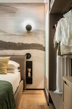1 bedroom, WiFi - Multi Sensory Shower + Netflix Relax (Rome)