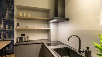 Fridge, microwave, stovetop, dishwasher