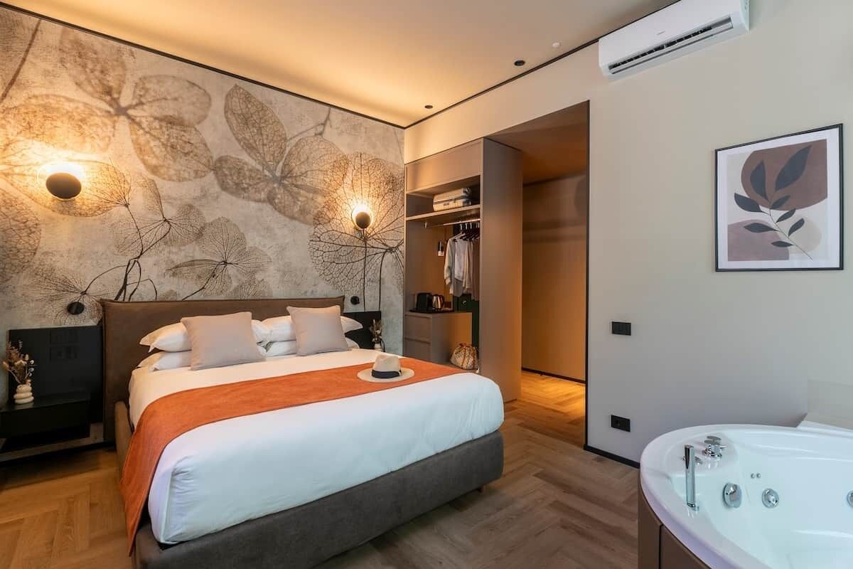 1 bedroom, in-room safe, WiFi, bed sheets