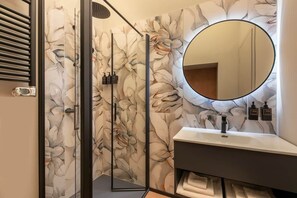 Hair dryer - Luxury Hot Tub - 10' Colosseum (Rome)