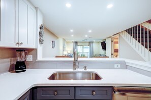 Interior - Charming villa with pool, balcony, full kitchen, central AC, & washer/dryer (Hilton Head)