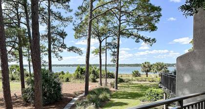 Oceanfront Villa with kitchen, balcony, patio shared pool and trails