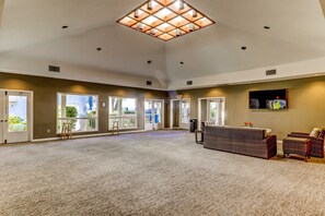 Interior - End-unit, 3rd-floor condo near beach with balcony, pool, & tennis (Hilton Head)