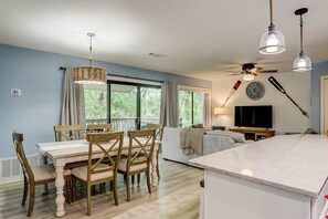 Interior - Lush villa with on-site pool, WiFi, private washer/dryer & central AC (Hilton Head)