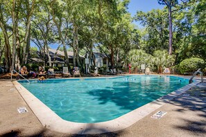 Pool - Updated condo with patio, shared pool, and WiFi - walk to Folly Field Beach Park (Hilton Head)
