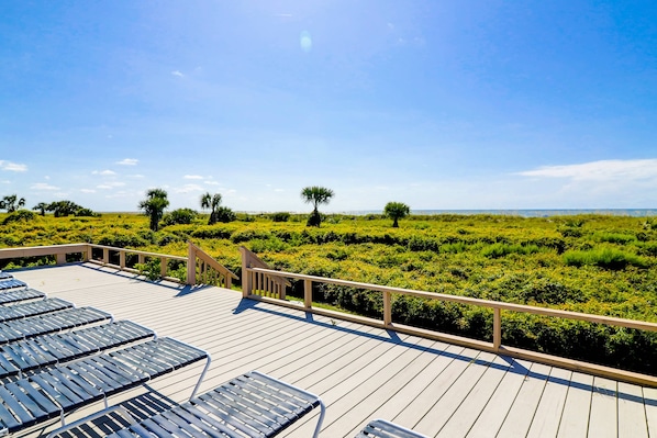 Property grounds - Oceanfront resort condo with WiFi, balcony, pool, grills, & beach access (Hilton Head)