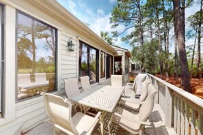 Outdoor dining - Exceptional Vacation Home with Community Pool and Tennis (Hilton Head)