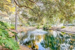 Property grounds - Snowbird-Friendly Condo with Golf View, Patio, Shared Pool/Tennis, A/C, WiFi (Hilton Head)