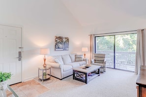 TV, offices - Snowbird-Friendly Condo with Golf View, Patio, Shared Pool/Tennis, A/C, WiFi (Hilton Head)