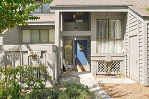 Exterior detail - Palmetto Dunes Condo | Pool by the Golf Course | Bike to Beach (Hilton Head)