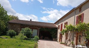 Exterior - Spacious 12-Person Country House in the Tarn Countryside (Andouque)