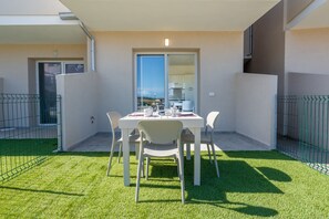 Outdoor dining - Affittimoderni Castelsardo - White Breeze (Castelsardo)