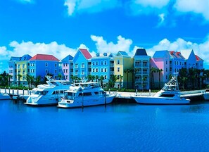 Marina - Harborside in Paradise Island - 2 Bedroom Lock-Off - Atlantis Resort Access (Nassau)