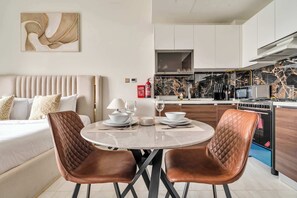 Dining - Free housekeeping visits during your stay - StayShort - Cozy Studio in Arjan that Sleeps 2 (Arjan)