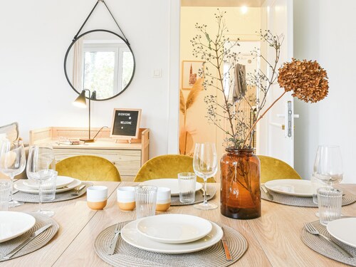 Rock in Share - Bianca – 2-Bedroom Apartment with Parking Included & Tram