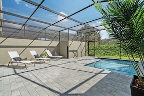 Pool - Elegant Stay Just 15 Min from Disney parks (Kissimmee)