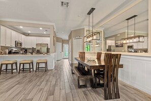 Dining - Casa de Maggie - Peaceful, Updated 3 Bedroom townhome in Quiet Neighborhood (Bradenton)