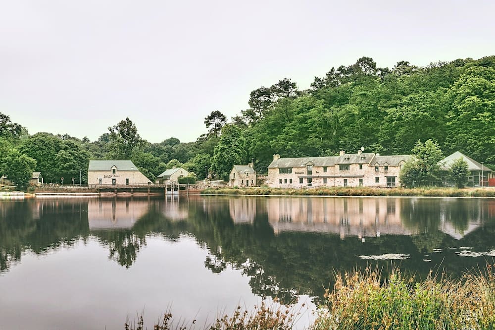 Villa With Private Terrace & Lake View