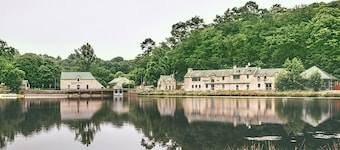 Villa With Private Terrace & Lake View