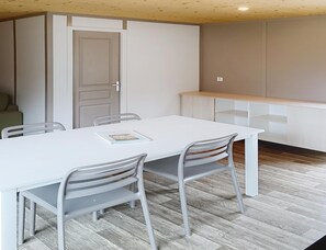 Dining - Villa With Private Terrace & Lake View (Malansac)